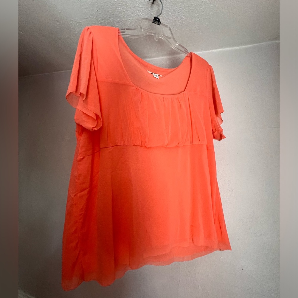 Women’s dress shirt, size 22/24w